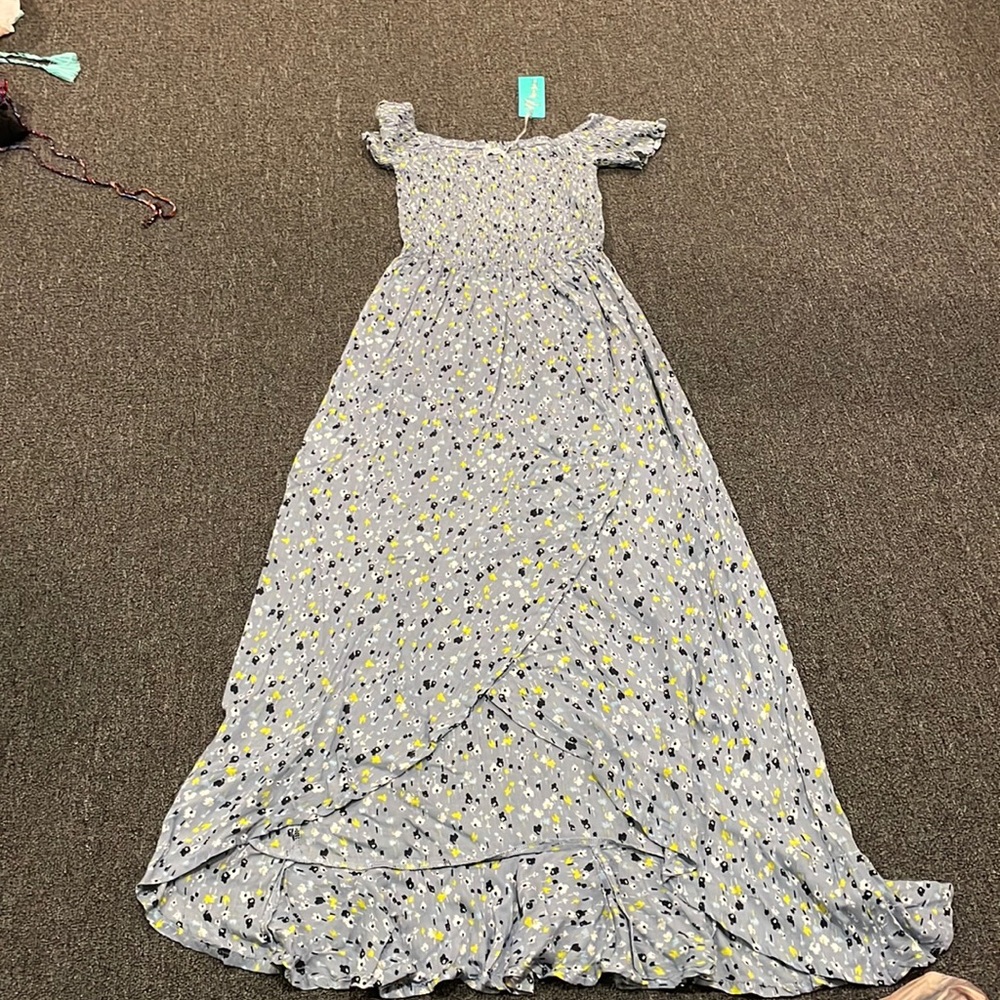 Tiare hawaii long dress with opening in middle. Scrunched top loose skirt